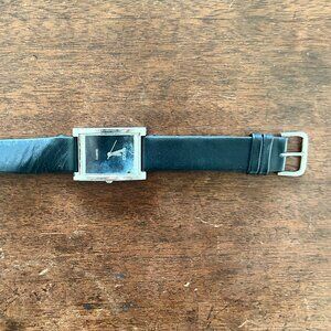 Gucci Vintage Rectangular Quartz Watch 90001 - Working Condition